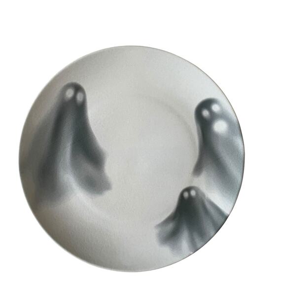 (4) Grammercy Studio Halloween Ghost Dinner Plates 10.5in Matte White Black BOO - Picture 9 of 10